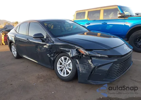 2025 Toyota Camry Le z USA, uszkodzony, nr VIN 4T1DAACK3SU561155